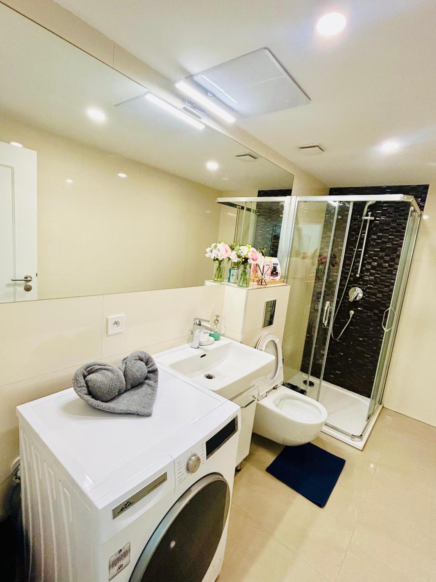 New Design & Style Apartments 50M From Wenceslas Square Прага Екстериор снимка
